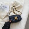 Bolsa Pequena Estilosa Bordada Feminina Verão 2022 Nova Popular Bolsa Transversal com Corrente ins Textura Versátil Bolsa Quadrada Pequena