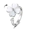 Anillo Giratorio de Trébol de Cuatro Hojas Fresco y Dulce para Mujer, Diseño de Nicho, Exquisito y Moderno, Lujo Ligero, Joyería de Alta Gama Estilo Ins, Versátil