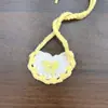 Ropa para Muñecas de 10 cm Ganchillo Hecho a Mano Oso Autocrítico Serie Kt Babero Babero para Saliva Accesorios para Muñecas de Algodón Ropa al por Mayor
