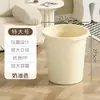 Cubo de basura de color crema, con sensación de lujo ligero, para uso doméstico en el inodoro, la cocina y el baño, cubo de plástico grande sin tapa