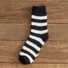 Meias de lã coral para homens de inverno forradas de lã espessadas para casa meias de pelúcia outono e inverno toalha quente para dormir meias de comprimento médio