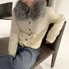 Treze Fileiras Outono e Inverno Novo Toque de Luxo Gola de Pelo Cardigan de Tricô Roupas Femininas Transfronteiriças Suéter Casaco com Bolsos Duplos Lapela