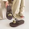 Nuevas chanclas negras de gato con plataforma gruesa, tacón de cuña que aumenta la altura, antideslizantes, a la moda, lindas, sandalias de playa versátiles