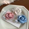 Horquilla de camelia tridimensional con perlas para principios de primavera, nueva horquilla francesa de gran sentido con clip lateral para niña, flequillo, accesorios para el cabello, tocado para mujer