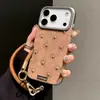 Otoño e Invierno Flor de Lazo de Cuero Marrón Adecuado para Funda de Teléfono Móvil Apple 16 Iphone17Promax 14 Suave 13