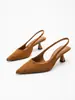 Sapatos de veludo francês de uma tira elegantes de salto baixo para mulheres no atacado, scarpins de bico fino da moda e luxuosos, sandálias confortáveis