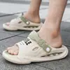 Pantuflas de exterior para hombre sin cordones con tacto cómodo, nuevo modelo de verano 2026, sandalias deportivas antideslizantes que aumentan la altura con suelas gruesas para conducir al aire libre