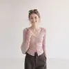 Camiseta Feminina de Manga Longa com Patchwork de Renda e Decote em V Estilo Francês para Primavera/Outono Camada Base Única Bonita Ajustada na Cintura