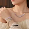 Pulsera Colgante Cuadrada Corazón Flor de Zircón Set Versátil de Lujo Ligero Nicho Joyería Exquisita de Moda para Mujeres con un Toque de Alta Gama