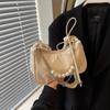 Bolsa de Ombro Moda Feminina 2024 Chegada Nova de Verão Linda Bolsa de Ombro Casual Elegante Estilo Ocidental Bolsa Transversal com Corrente