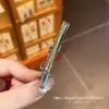 Accesorios para el Cabello para Recoger el Cabello de la Frente: un Pasador de Pelo Morado con Forma de Lazo con Pedrería y Perlas, que Exuda un Ambiente Femenino, Elegante y de Alta Gama