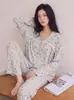 (Bunai VIP) Conjunto de pijama de três peças com design original para outono e inverno, com mangas compridas e calças compridas, moderno para mulheres, pode ser usado fora de casa