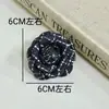 Broche de Camelia de Perlas Estilo Nuevo Primavera 2026 Tweed a Cuadros de Alta Gama Accesorios Versátiles para Ropa