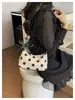 Bolsa feminina moderna e estilosa de cor contrastante com bolinhas, bolsa de mão texturizada, bolsa de ombro único ou transversal da moda para o dia a dia, bolsa pequena fresca e doce