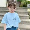 2026 Novo Estilo Fresca e Fofa Camisa de Verão com Meia Manga para Meninas Camiseta de Manga Curta 100% Algodão Tops de Verão para Crianças de Meia-Idade e Grandes