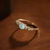Bajo el Árbol Banyan Anillo de Luna Esmeralda Plata de Ley S925 Fresco y Elegante para Mujer, Estilo Ins de Lujo Ligero, Regalo que Atrae la Riqueza para Mejores Amigas