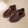 Sandalias de verano cerradas con tacón grueso, de moda 2026, tejidas, versátiles, nuevo estilo vintage, para exteriores, de tacón alto para mujer, estilo romano versátil.