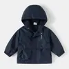 Roupas para Meninos 2026 Primavera e Outono Nova Jaqueta Infantil para Bebês e Crianças Maiores, Jaqueta Lisa com Estampa de Letras