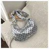2026 Bolso Cruzado de Encaje con Cordón Plisado de Lunares Blancos y Negros Estilo Coreano Nylon Versátil para Viaje Bolso Dumpling Bolso de Moda para Mujer