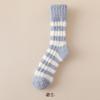 Calcetines de terciopelo coral para mujer, con rayas de barril medio, forro polar, gruesos, para dormir, cálidos, con botas de nieve
