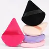 Balanza de polvos triangular no absorbente, balanza de polvos triangular de terciopelo de cristal, balanza de polvos flocada para fijar polvos sueltos, herramientas de belleza, en stock al por mayor