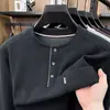 Moletom Masculino Old Money Style em Mistura de Lã e Seda, Novo Modelo Outono 2026, Bolso Real, Gola Redonda, Camiseta Masculina Casual de Manga Longa