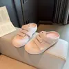 Mules cerrados de suela gruesa únicos para mujer, calzado de verano para exteriores, nuevos zapatos casuales blancos tipo Birkenstock vintage 2026