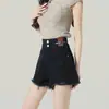 Shorts de mezclilla negros deshilachados para mujer, verano 2026, modernos y versátiles, nuevos shorts ajustados de tiro alto en línea A para chicas con estilo