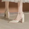 Sandalias de Tacón Alto Nuevas de Primavera/Verano 2026 Estilo Francés Boca Baja Nicho Perla Tacón Grueso Resistente al Desgaste Punta Fina Correa al Tobillo