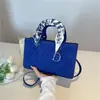 Bolsa de Mão Elegante e Simples Estilo Princesa Diana 2026 Novo Modelo Bordado Pesado de Alta Qualidade Lenço de Seda Bolsa Transversal de Ombro Único Bolsas