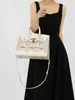 Bolsa Platinum de Couro Macio para Casa Pequena de Alto Padrão 2024 Nova Bolsa Feminina de Couro Macio com Padrão de Crocodilo Bolsa de Ombro Transversal Colorblock