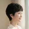 Peluca de cabeza completa para mujeres de mediana edad y mayores, cabello corto y rizado hecho de cabello humano real, transpirable, natural, estilo verano, estilo mamá