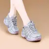 Novos Tênis Casuais Dad Respiráveis para Aumentar a Altura, com Design Vazado e de Malha, para Primavera e Outono, Comércio Exterior Transfronteiriço, Tênis Confortáveis