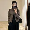 Tamaño actualizado. Elegante chaqueta corta de gamuza estilo francés y vintage, perfecta para figuras petite, una elegante chaqueta de cuero