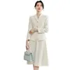 Atacado transfronteiriço de novos estilos de outono e inverno: conjunto de blazer de manga longa e saia midi, cor de damasco, acinturado, elegante, para o ambiente de negócios