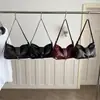 Otoño 2026 Nuevo Bolso Retro para Motociclista Bolso Baguette de Alta Calidad Bolso de Hombro Moderno y Elegante Bolso para Mujer de Uso Diario