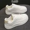Piel de Vaca de Primera Capa Suela Gruesa Zapatos Blancos para Mujer Otoño 2026 Nuevos Zapatos Deportivos Casuales Versátiles Zapatos de Skate Zapatos de Estudiante