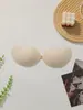 Tecido de malha com furos respirável manga copo peça única com sustentação adesivo de silicone para o peito sutiã fino invisível almofada para o peito