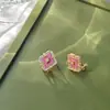 Moda Vintage Brati Aretes de Fritillaria Blanca Natural Hierba de Cuatro Hojas Hebilla de Oreja de Cruz para Mujer Accesorios Estilo Buchia