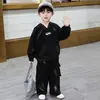 Conjunto de Sudadera con Capucha de Punto Bordada para Niños, Elegante Conjunto Deportivo Casual Fresco de Dos Piezas con Mangas Largas para Primavera y Otoño
