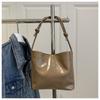 Bolsa de Cubo Casual de Moda de Estilo Simple de Color Sólido de Gran Capacidad, Estilo Hong Kong, Brillante Debajo del Brazo, Nueva para Primavera y Verano 2025