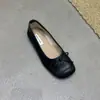 Sapatilhas Prateadas Estilo Retrô Bico Redondo Boca Rasa para Mulheres Primavera & Outono Novo Estilo Laço Slip-On Sapatos Gorro Sapatilhas Sapatos de Vovó