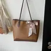 Bufanda de seda de gran capacidad europea y americana, nuevo estilo de verano, bolso de mano informal, simple, moderno, bolso tote, bolso de hombro para mujer