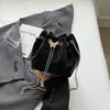 Nuevo Bolso de Mano Estilo Chino para Mujer 2026 Nueva Moda Versátil Bolso de Cadena Nicho Bolso Cubo de un Solo Hombro Cruzado