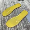 Sandalias Transparentes de Tacón Medio Versátiles de Tacón Alto Estilo Nuevo de Moda con Tira Única para Mujer Verano 2023 ins Chanclas de Suela Plana para Exteriores
