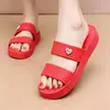 Nuevas Pantuflas de Verano 2026 para Mujer para Uso en Exteriores, Sandalias Antideslizantes de Suela Gruesa para Mujer, Sandalias Casuales de Tacón Medio, Directo del Fabricante