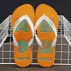 Nuevas chanclas para hombre, pantuflas antideslizantes y resistentes al desgaste para interiores, zapatos planos simples para exteriores para bañarse, zapatos de playa modernos de verano