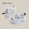 Zapatos Deportivos Nuevos de Primavera 2026 para Niños Zapatos de Papá Malla Transpirable Versátiles Zapatos Casuales para Niños y Niñas Modernos