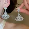 ¡Perfecto para la novia! Collar con colgante en forma de abanico de circonita ultrabrillante, cadena para la clavícula de lujo ligero y de alta gama, collar para mujer lujoso y elaborado