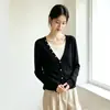 26 Cardigan de Tricô Color Block Retrô com Decote V Falso Duas Peças Solto Emagrecedor Suéter Fino com Temperamento Feminino Casaco Top